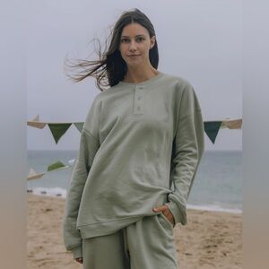 NWT Daily Drills Oversized Fleece Henley